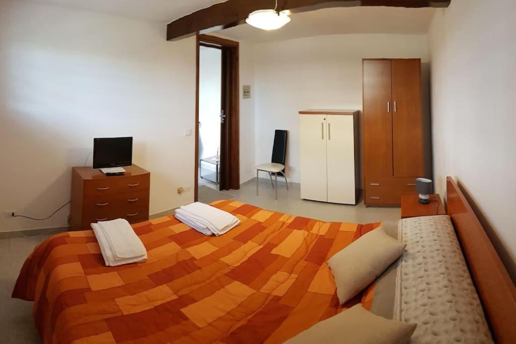 Appartamento Al Camino Торрі-ді-Куартезоло Екстер'єр фото
